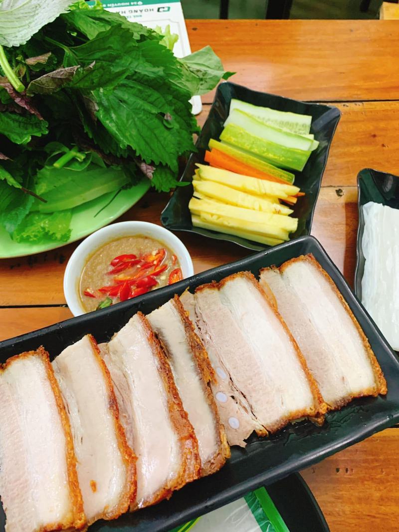 Bánh tráng cuốn thịt heo 106 Hải Ngư