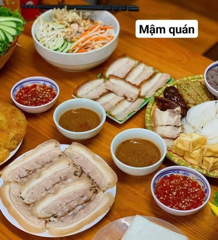 Bánh tráng cuốn thịt heo Quán Mậm