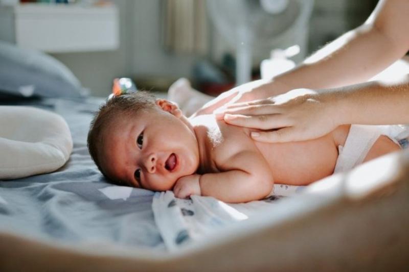 Bất kỳ trẻ nào cũng có thể tắm nắng