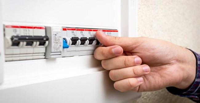 Nên tắt Aptomat của máy lạnh sau khi sử dụng xong