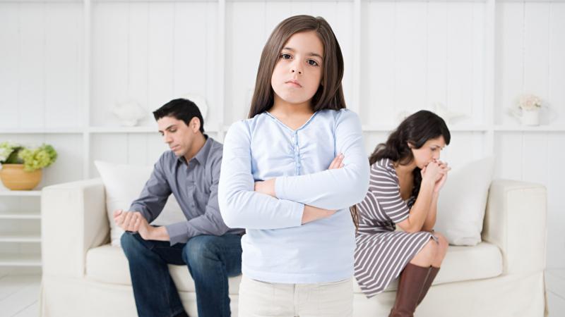 Bắt trẻ chọn lựa những điều quá tầm hiểu biết