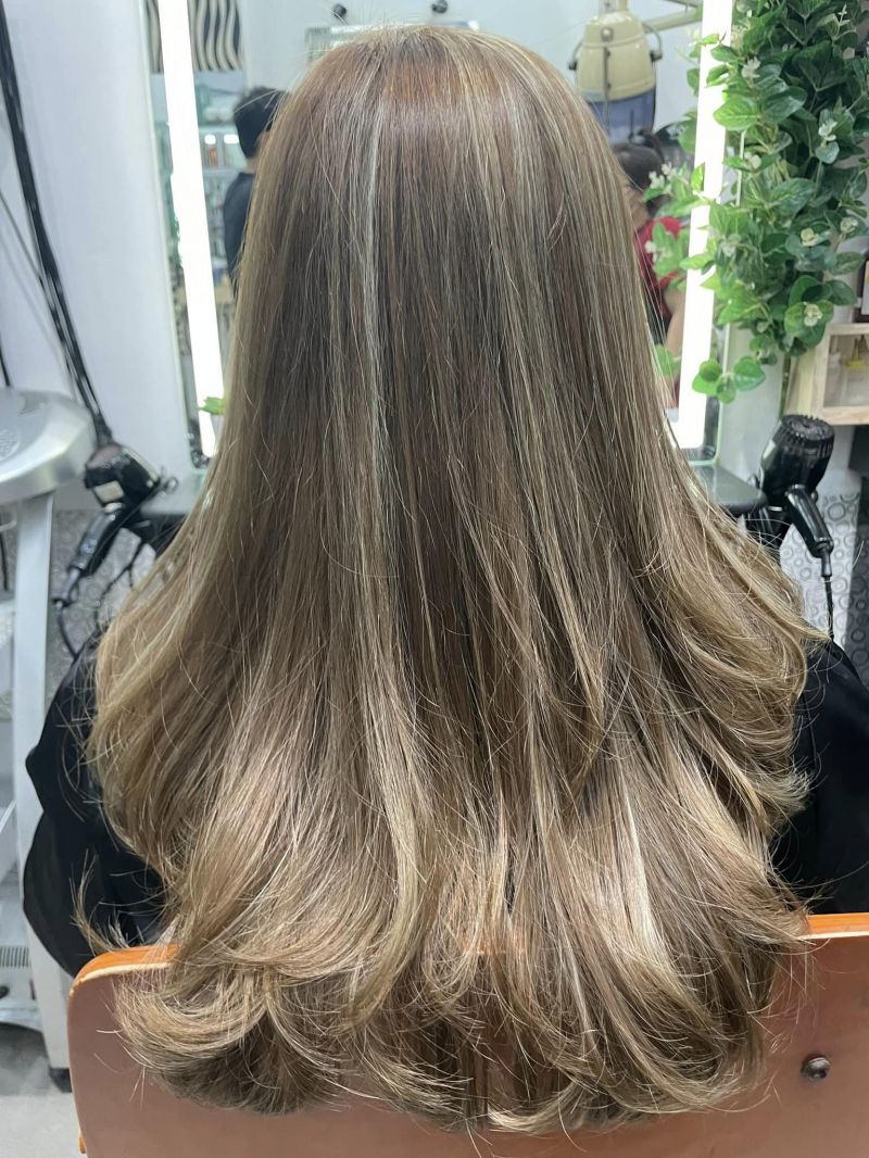 Beauty Salon Tỷ