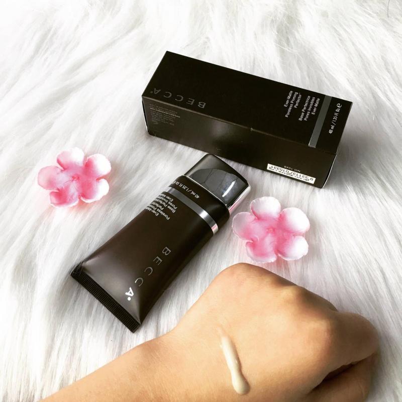 Becca Ever-Matte Poreless Priming Perfector là kem lót gốc nước lý tưởng cho những bạn sở hữu da dầu, có lỗ chân lông to.