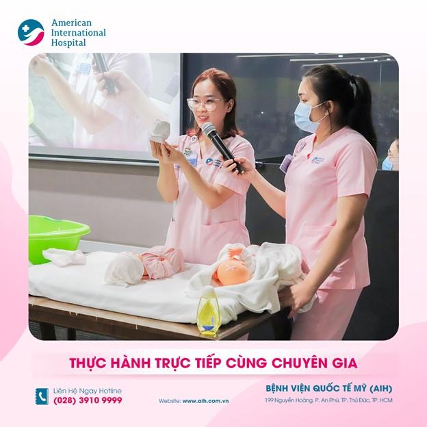 Tại lớp học, bạn còn được thực hành trực tiếp với chuyên gia