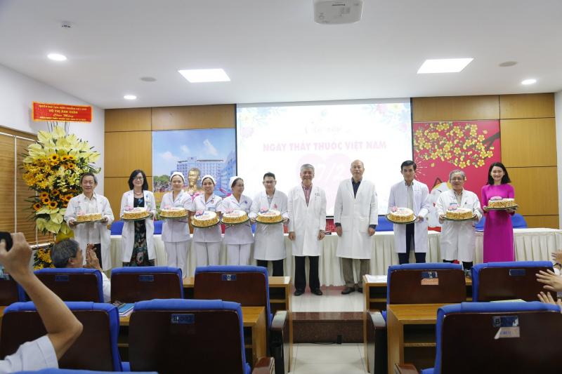 Bệnh viện Từ Dũ có đội ngũ bác sĩ giàu kinh nghiệm và chuyên môn cao trong lĩnh vực chữa trị ung thư vú