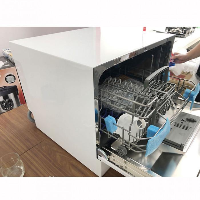 Máy rửa bát tại Bếp Thành Tín