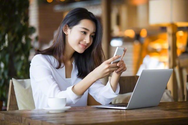 Biết lắng nghe và quan tâm đến người khác