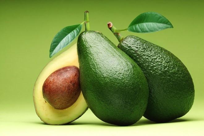 Bơ giúp cân bằng lượng calo cao có thể giúp đánh tan mỡ bụng