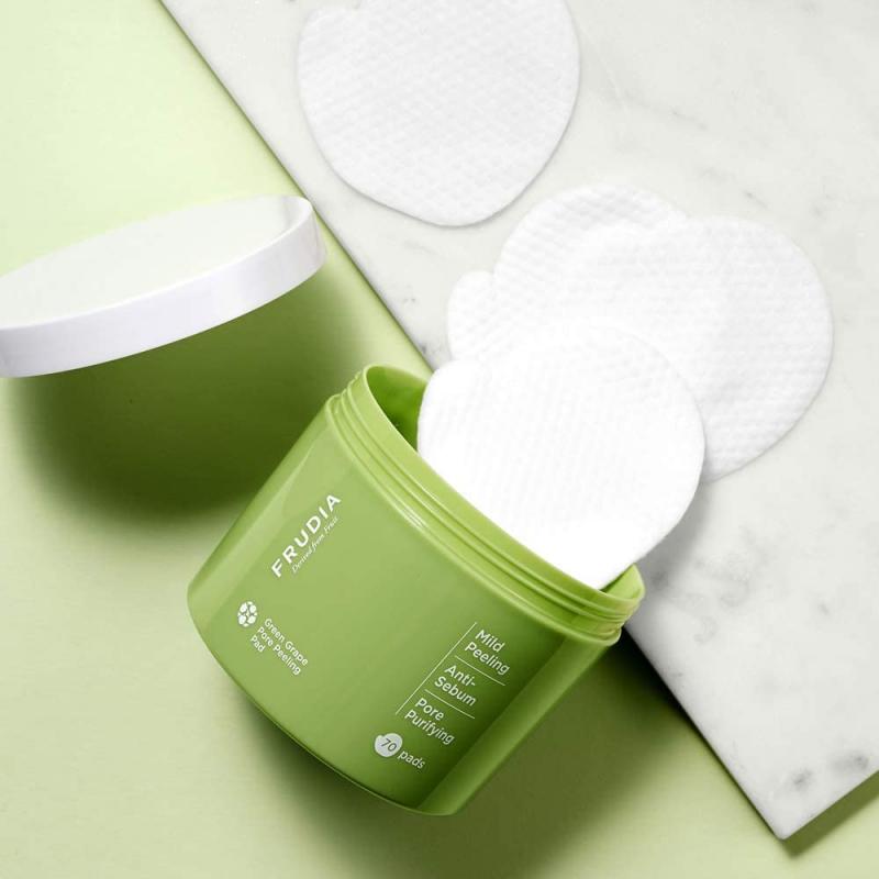 Bông tẩy da chết chiết xuất nho xanh Frudia Green Grape Pore Peeling kiểm soát lỗ chân lông