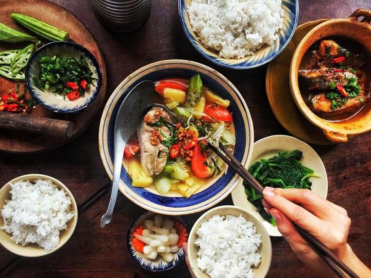 Tự tay nấu một bữa ăn cho mẹ cũng là một món quà ý nghĩa nhân ngày 8/3
