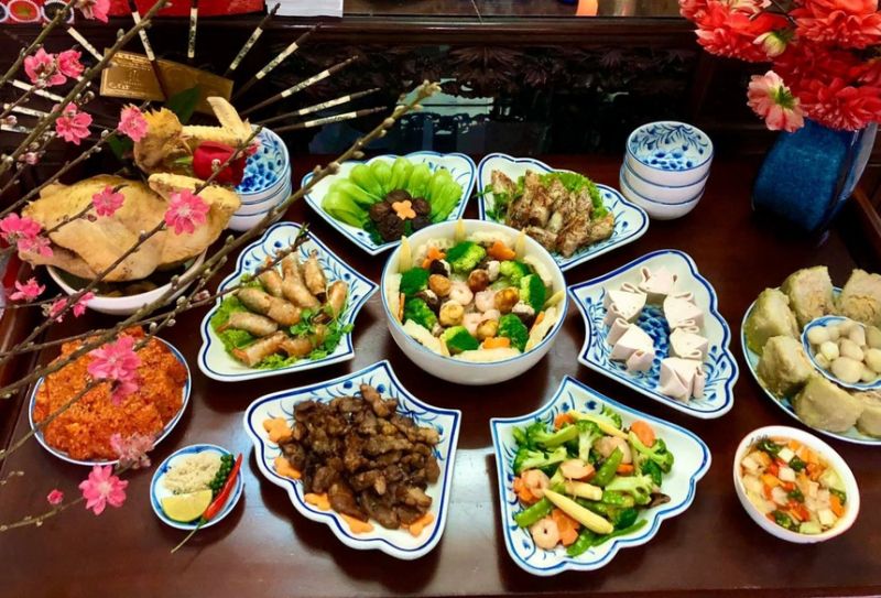 Bữa cơm nhà có khách