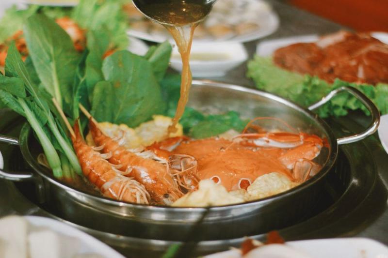 Buffet hải sản Hà Nội - Cửu Vân Long
