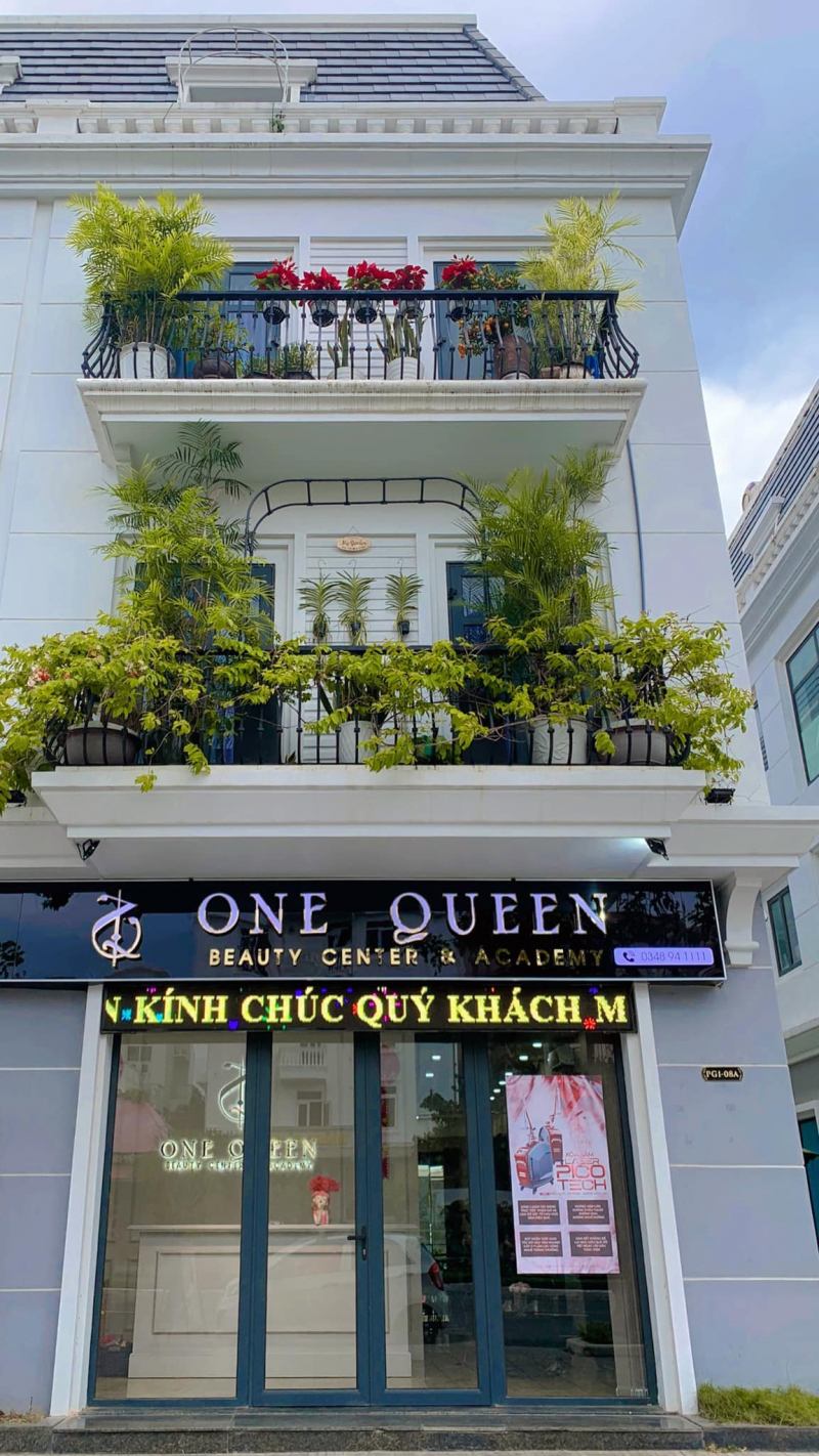 One Queen Beauty Center & Academy