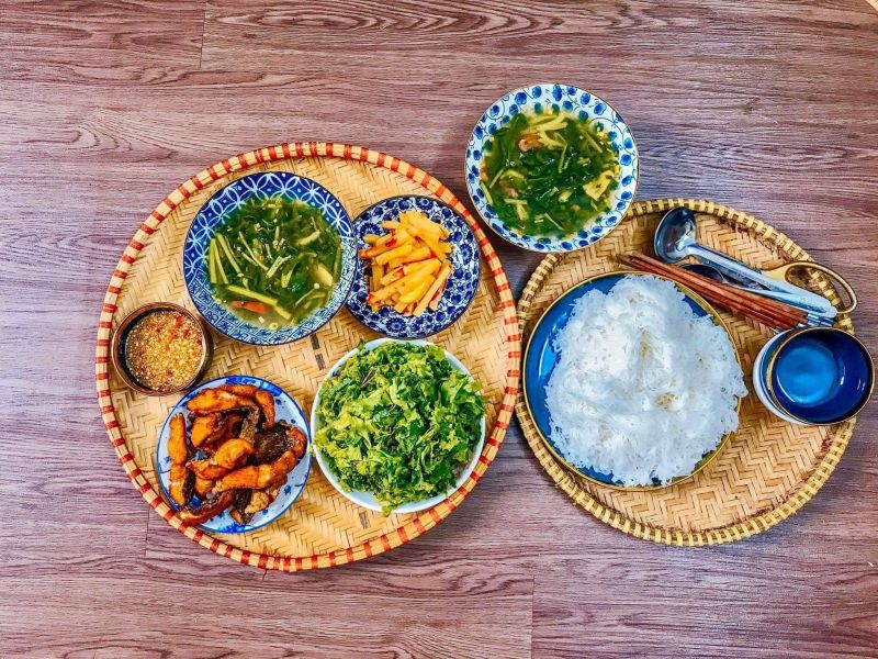 Bún Cá Chấm Gốc Đa