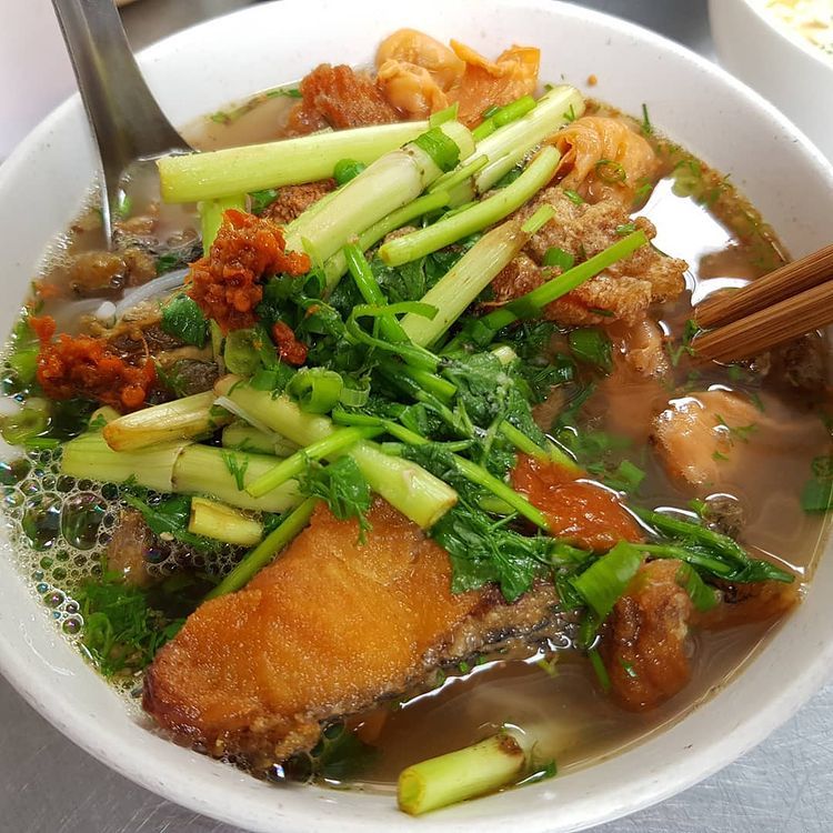 Bún Cá Măng Chua Cô Hạnh