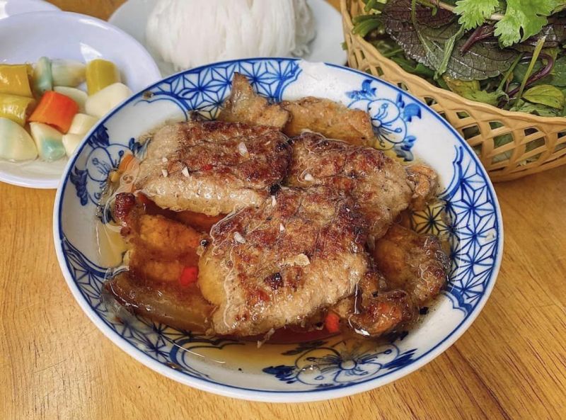 Bún Chả Cột Đèn