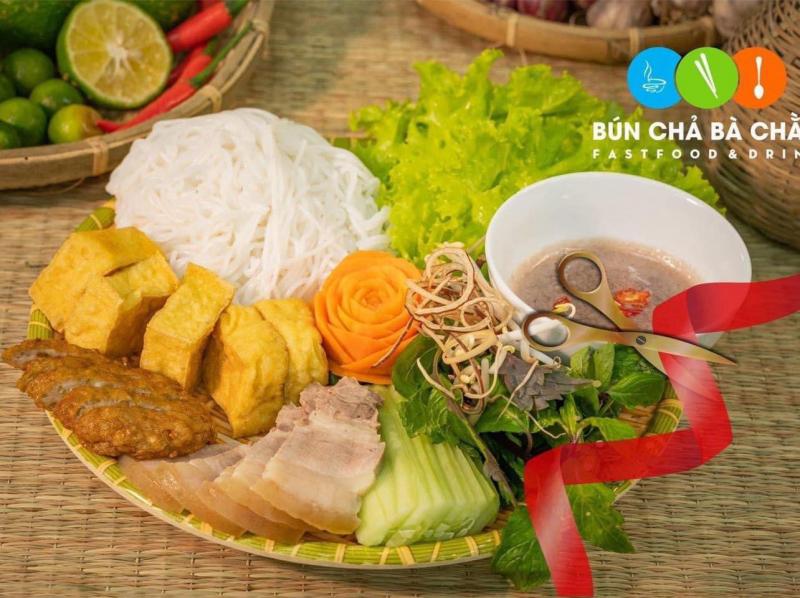 Món bún đậu hấp dẫn tại quán