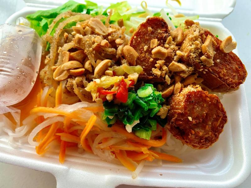 Bún chả giò Triều Châu