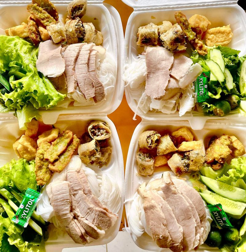 Món bún đậu hấp dẫn tại quán