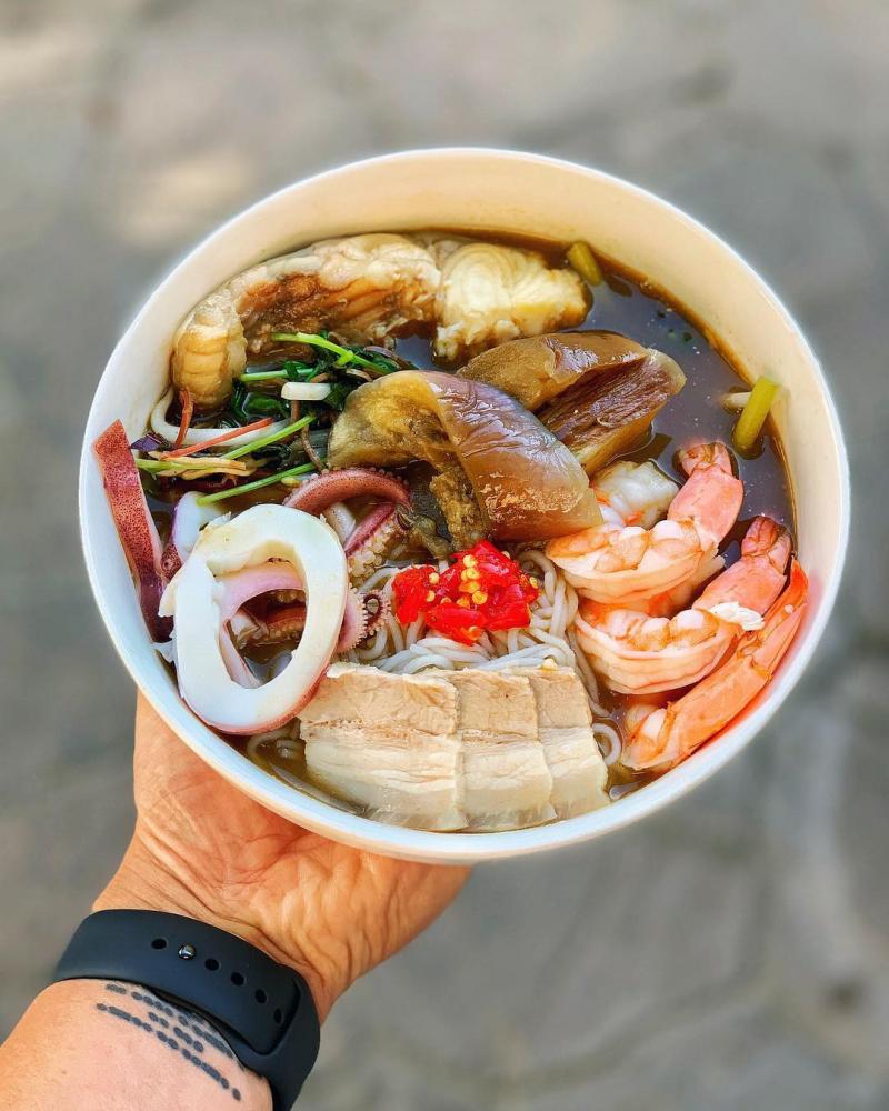 Bún Mắm Sáu Kèn