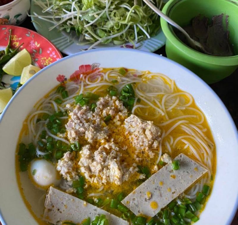 Bún riêu cua thơm ngon tinh khiết