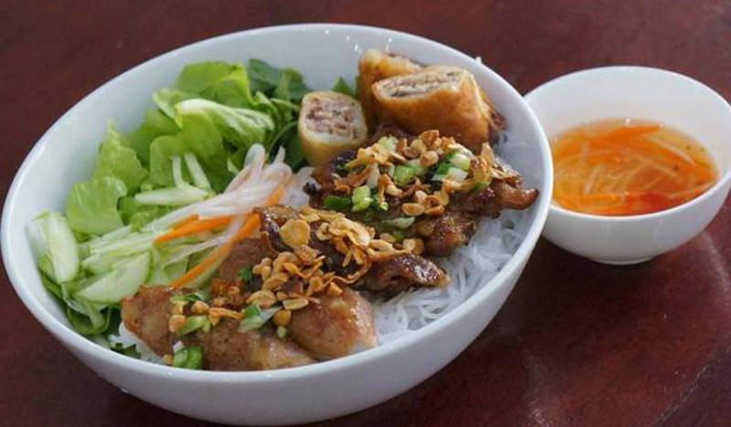 Bún thịt nướng đường 3 tháng 2