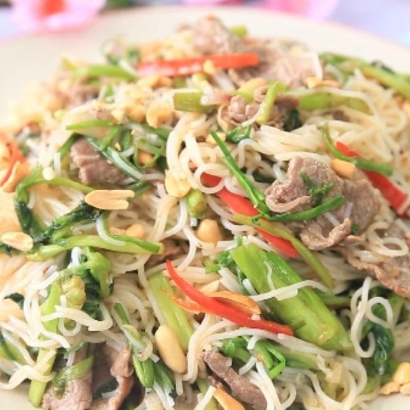 Bún xào cần thịt bò