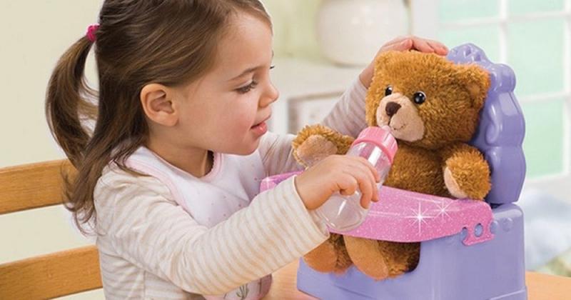 Các bé gái luôn mơ ước sở hữu những con búp bê xinh đẹp.