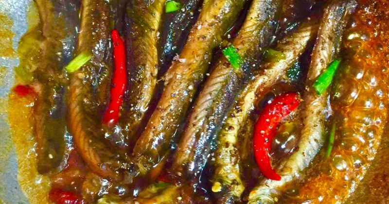 Cá kèo kho gừng