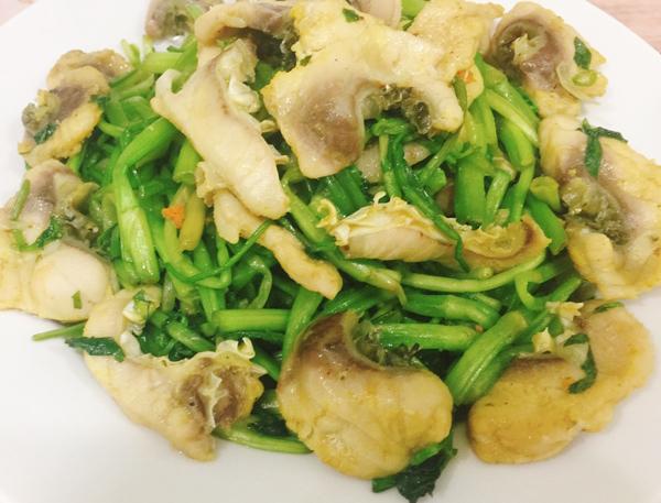 Cá trắm xào cần