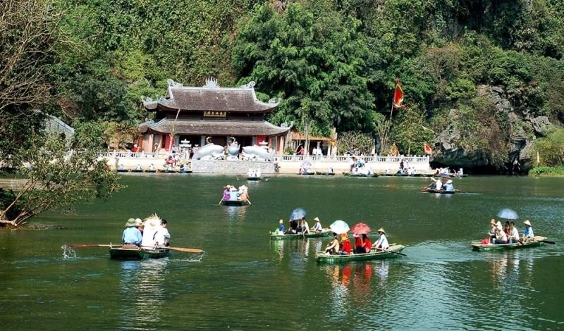 Sông núi hữu tình
