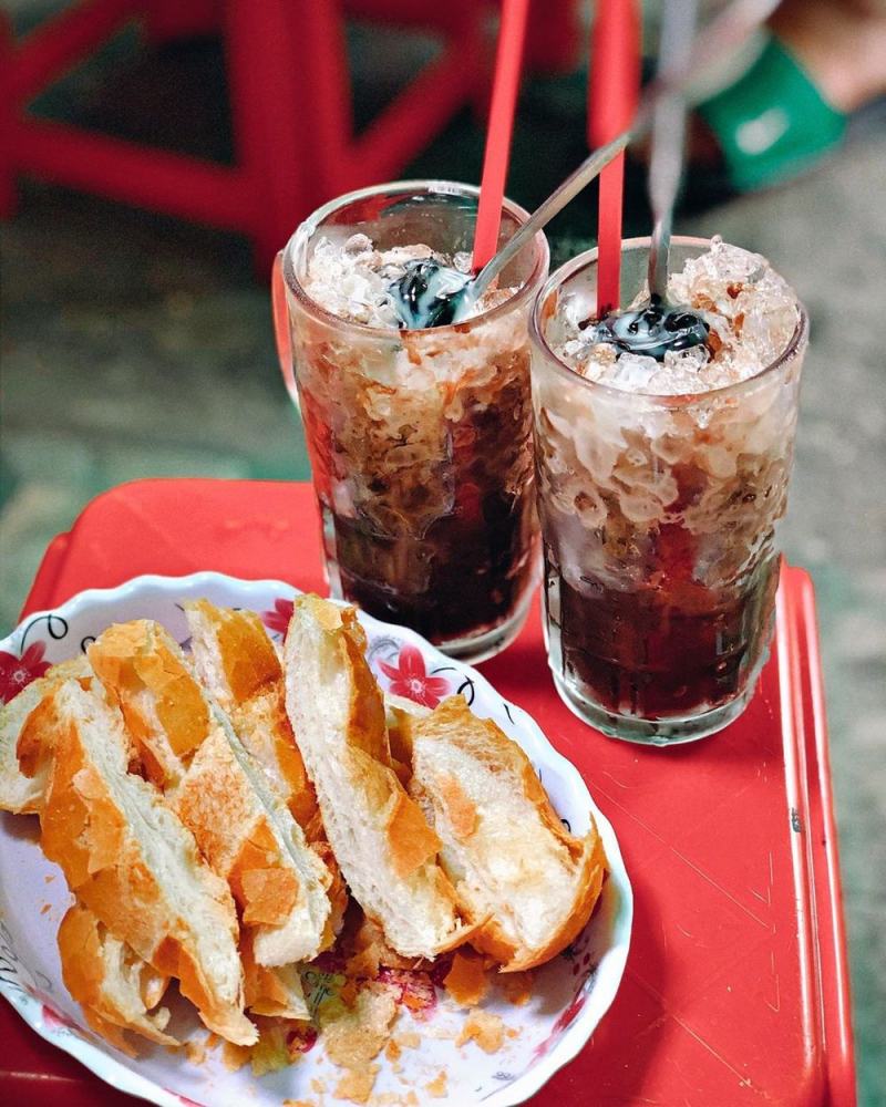 Cacao đá chấm bánh mì