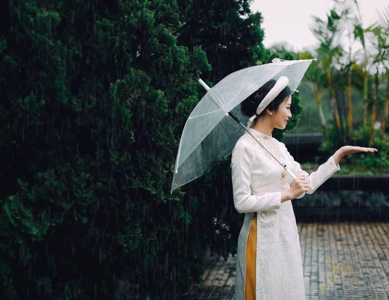 Nên lựa chọn tông trang điểm nhẹ nhàng trong suốt
