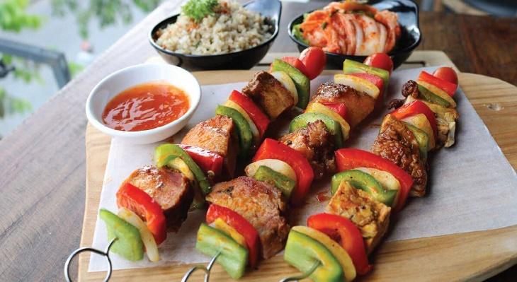 Thịt bò nướng xiên que