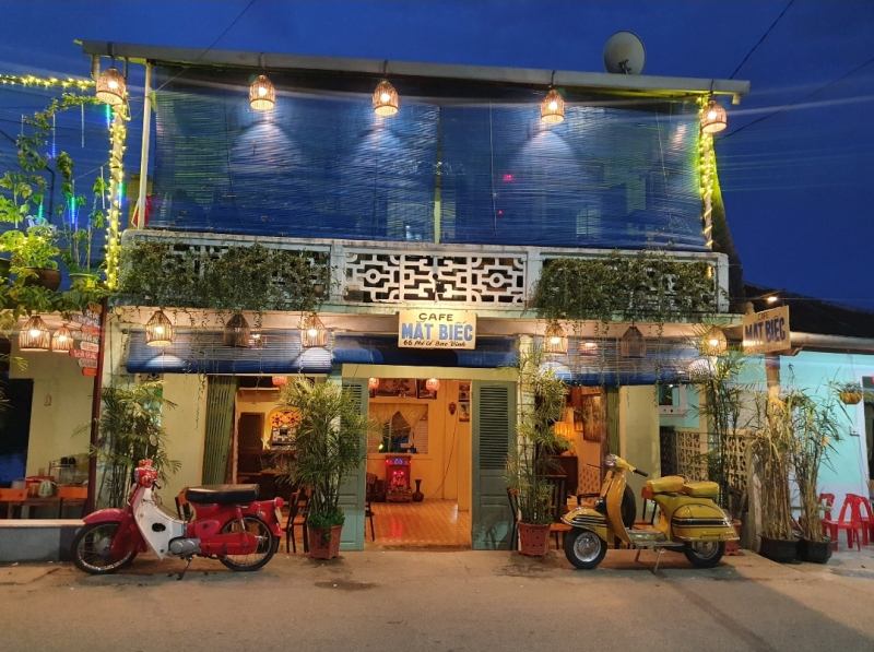 Cafe Mắt Biếc