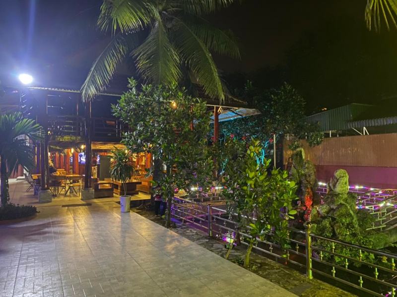 Cafe nhà sàn & Câu cá dịch vụ