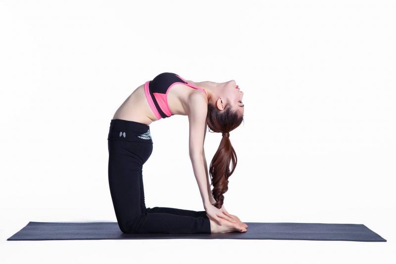 Tư thế lạc đà (Camel pose) [
