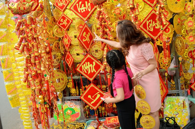 Lời khuyên mua sắm Tết tiết kiệm mà vẫn đầy đủ cho gia đình