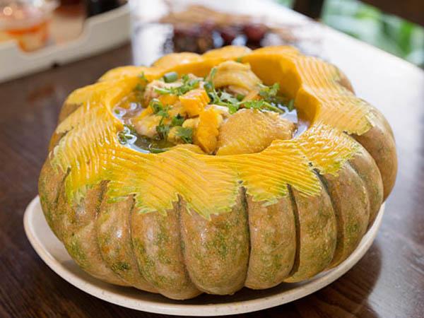 Canh bí đỏ đậu phộng
