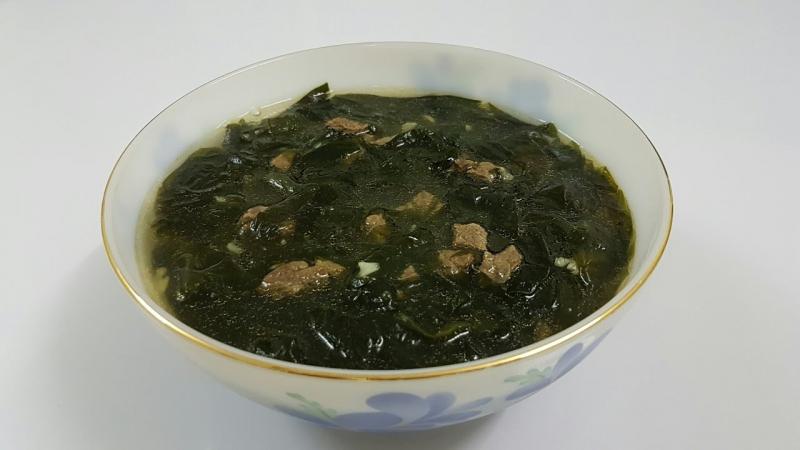 Canh bò và rong biển