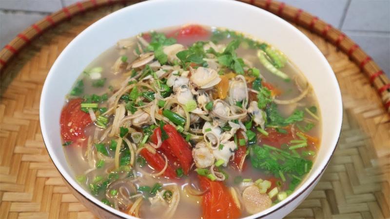 Canh chua cá đuối với rau bắp chuối