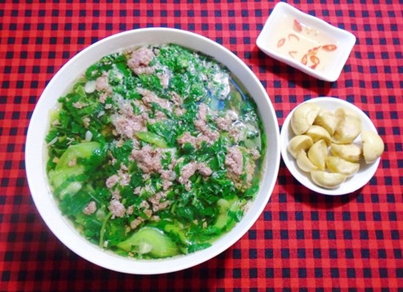 Canh cua mồng tơi rau đay - món ăn dân dã trong mùa hè