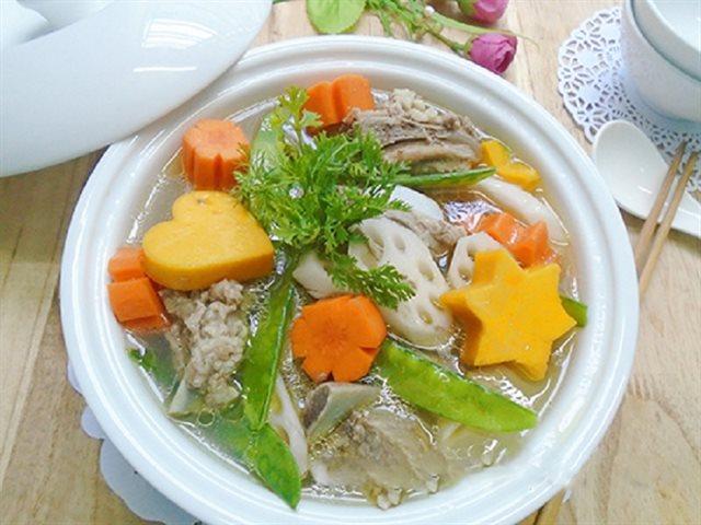 Canh sườn hầm rau củ