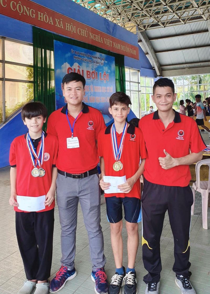 Câu lạc bộ bơi Sóng Xanh Huế - Học Bơi Tại Huế
