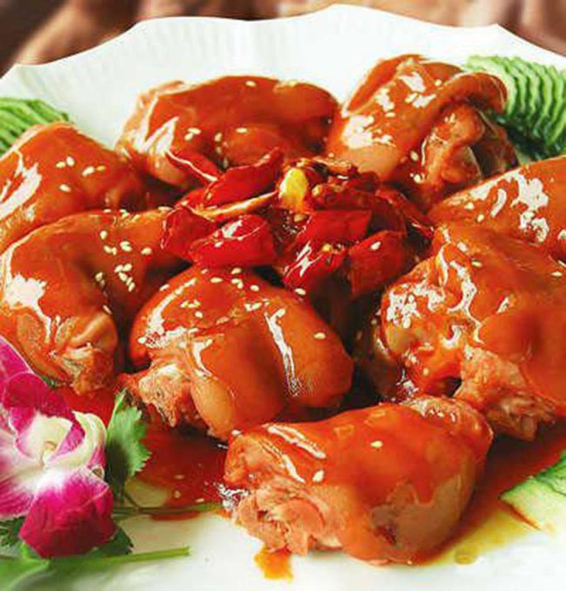 Chân giò heo sốt cà chua