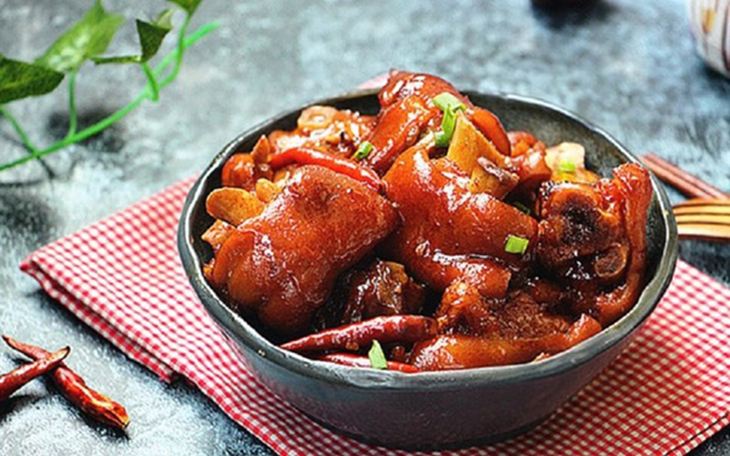 Chân giò kho tiêu