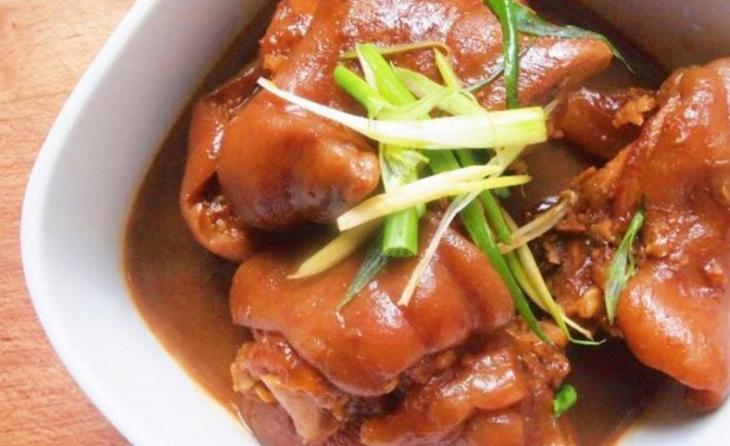 Chân giò kho xì dầu