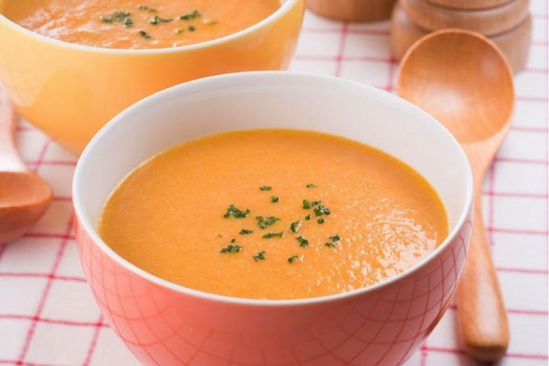 Cháo cua bí đỏ là một trong những cách nấu cháo dinh dưỡng cho bé hấp thu tốt
