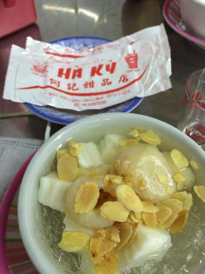 Nếu muốn ăn chè nóng béo bùi thì bạn nên thử đậu xanh, mè đen, trôi nước...