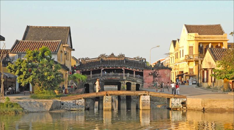 Anh sẽ về quê hương em